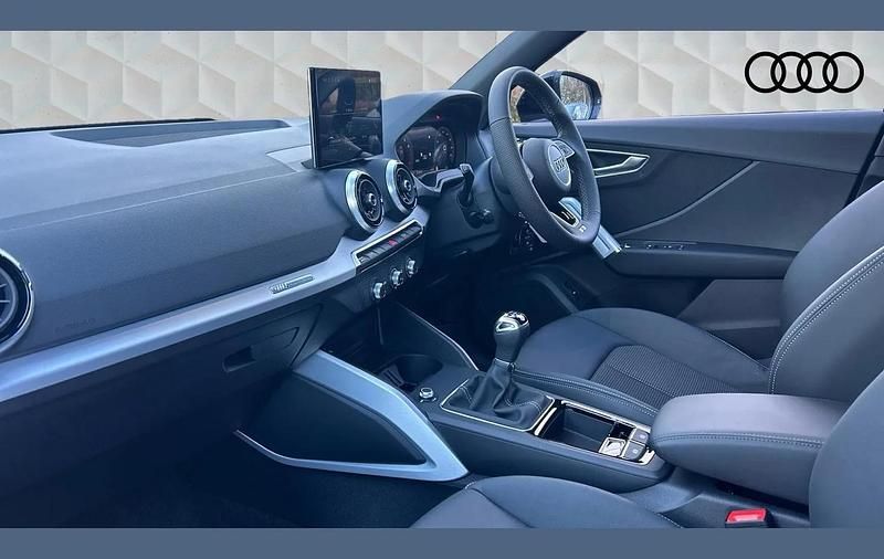 Used Audi Q2 S-Line 113 HP (83 kW) 2025 Black SUV