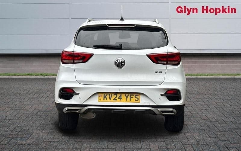 Usado MG ZS Exclusive 111 HP (81 kW) 2024 Branco SUV
