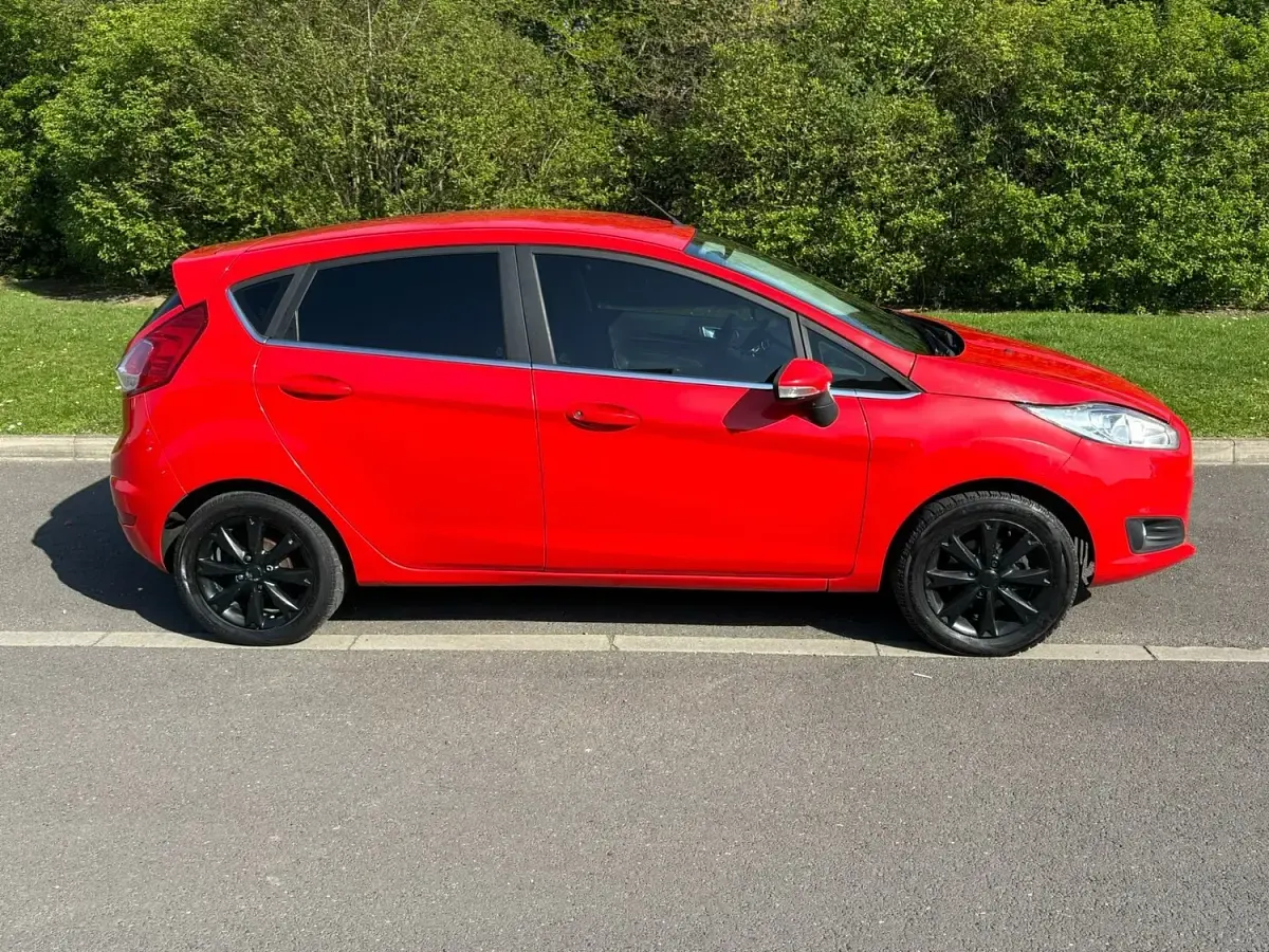 Used Ford Fiesta Zetec 2013 Red Hatchback