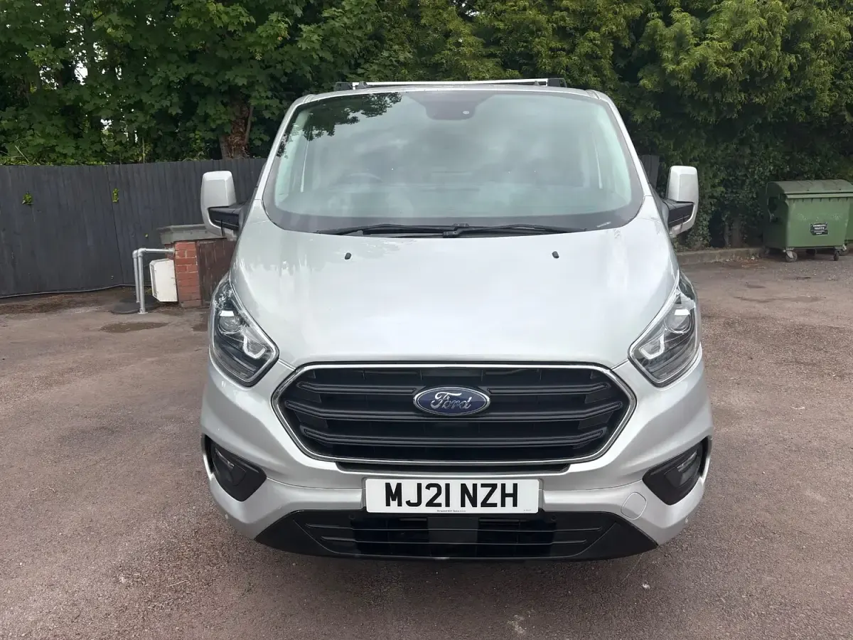 Used Ford Transit Custom Limited 185 HP (136 kW) 2021 Silver Van