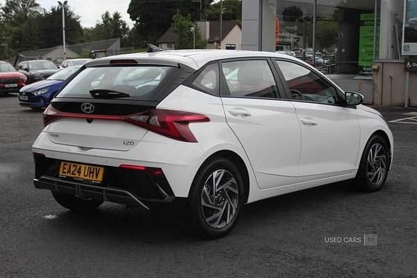 Used Hyundai i20 Advanced 2024 White Hatchback