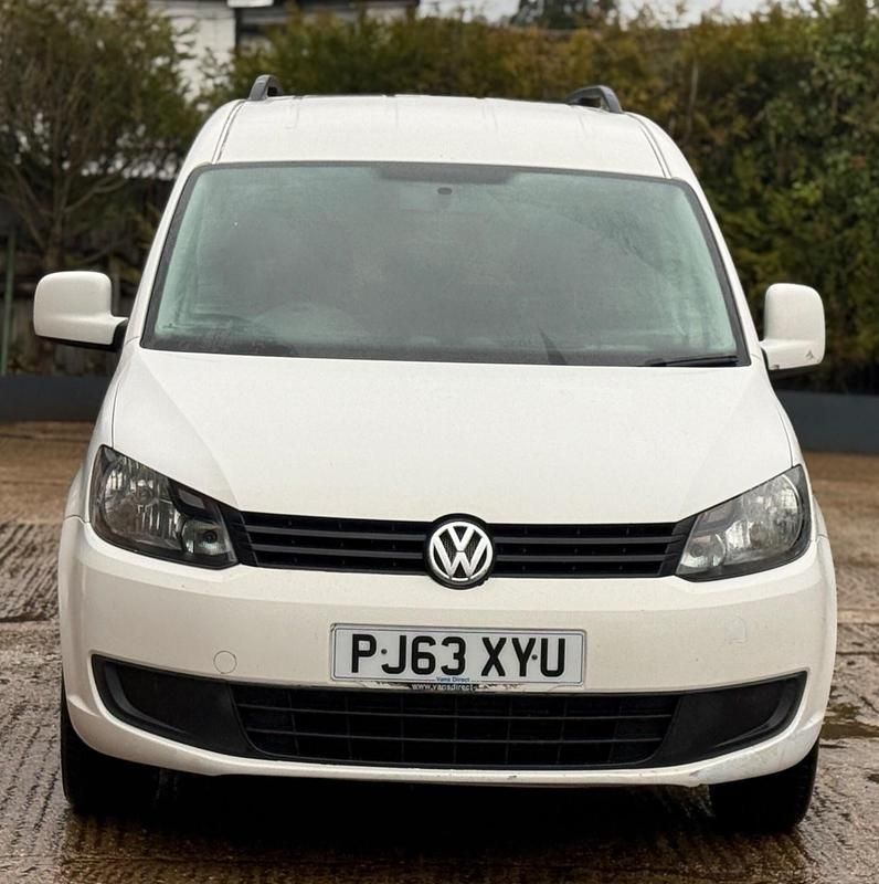 White Used 2014 VW Caddy Maxi MPV | £7,990 (Good price) - Image 1/2