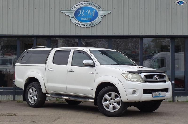 White Used 2010 Toyota HiLux Pickup | £5,500 (Super price) - Image 1/4