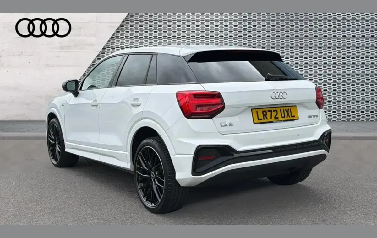 Used Audi Q2 Black Edition 147 HP (108 kW) 2022 White SUV