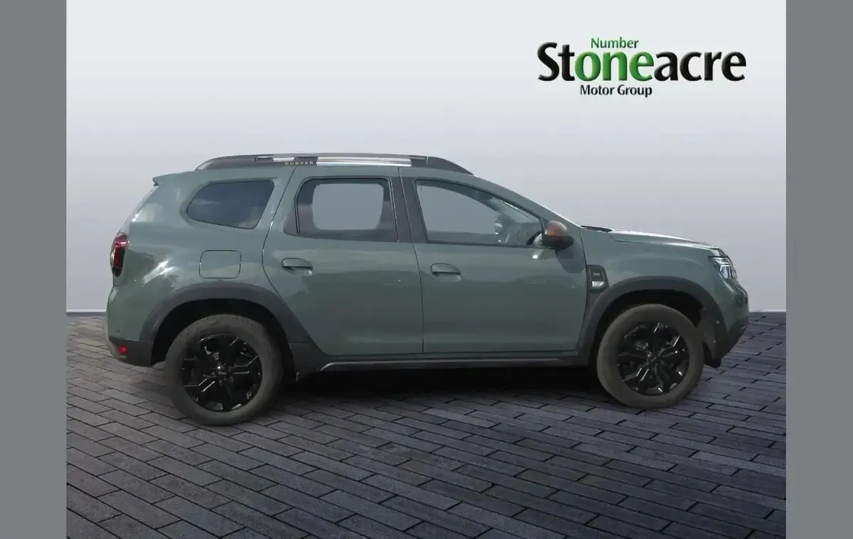 Used Dacia Duster Extreme 98 HP (72 kW) 2023 Green SUV