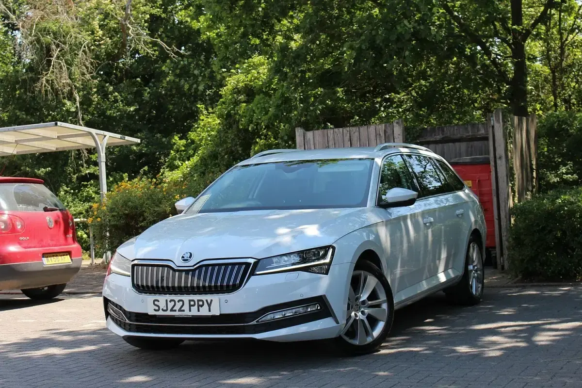 Used Skoda Superb SE L 2022 White Estate