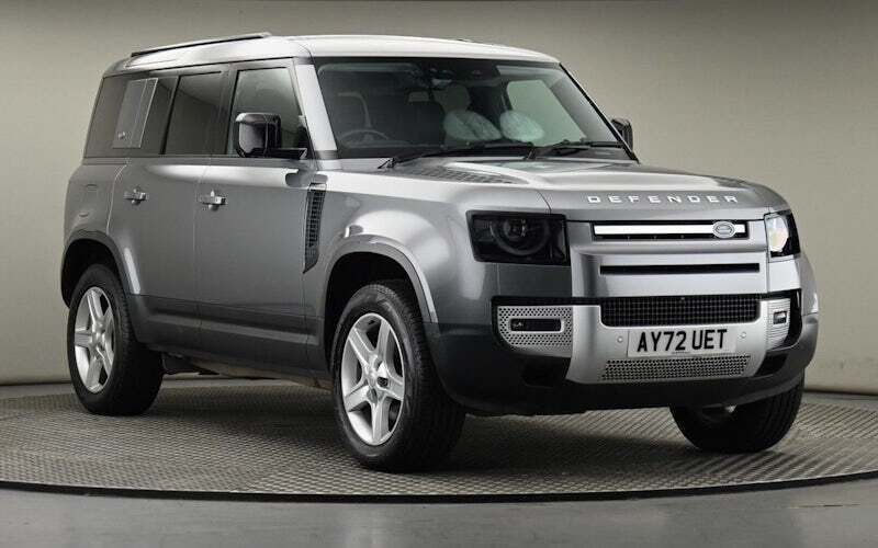 Used 2024 Land Rover Defender SE SUV | £48,700 (Super price) - Image 1/4