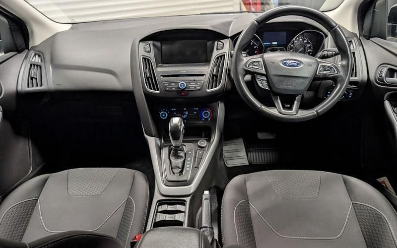 Used Ford Focus Zetec 125 HP (91 kW) 2017 Black Hatchback