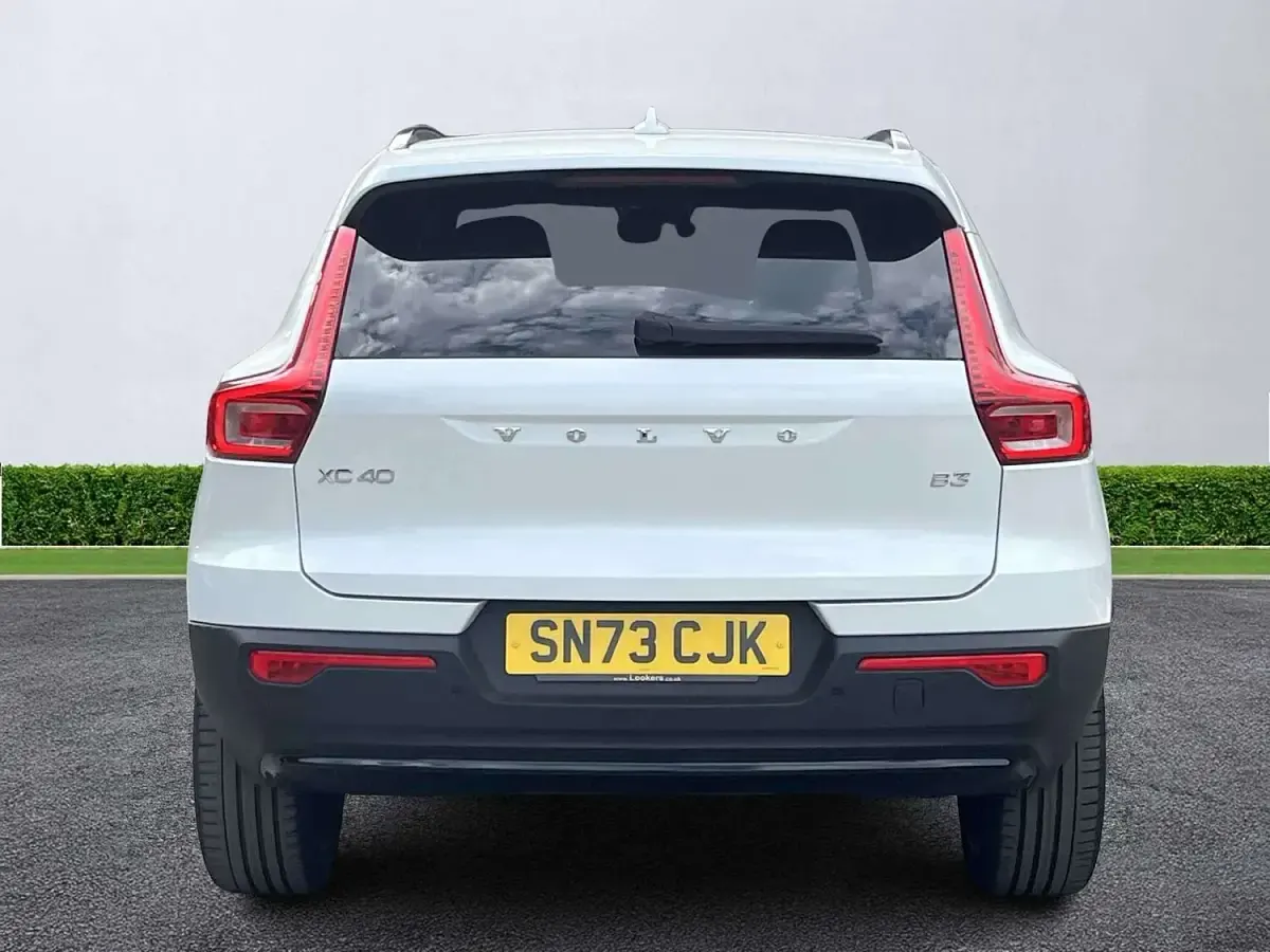 Used Volvo XC40 Ultimate 2023 White SUV