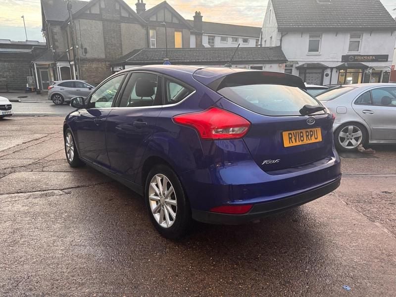 Used Ford Focus Titanium 120 HP (88 kW) 2018 Blue Hatchback