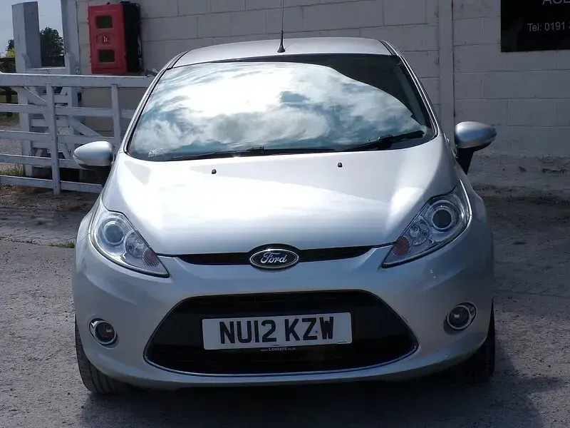 Used Ford Fiesta Zetec 82 HP (60 kW) 2012 Silver Hatchback