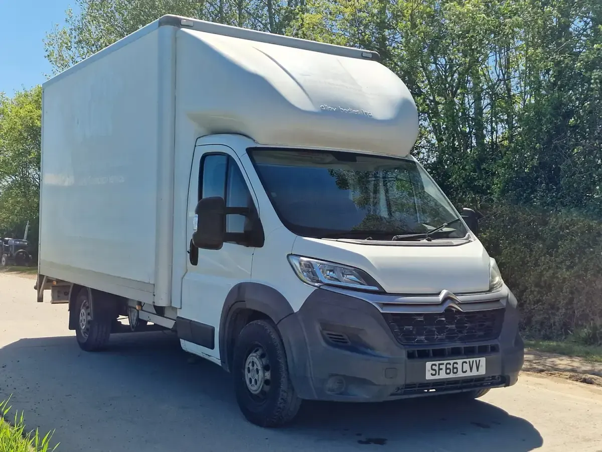 Usado Citroën Relay 160 HP (117 kW) 2016 Branco Van
