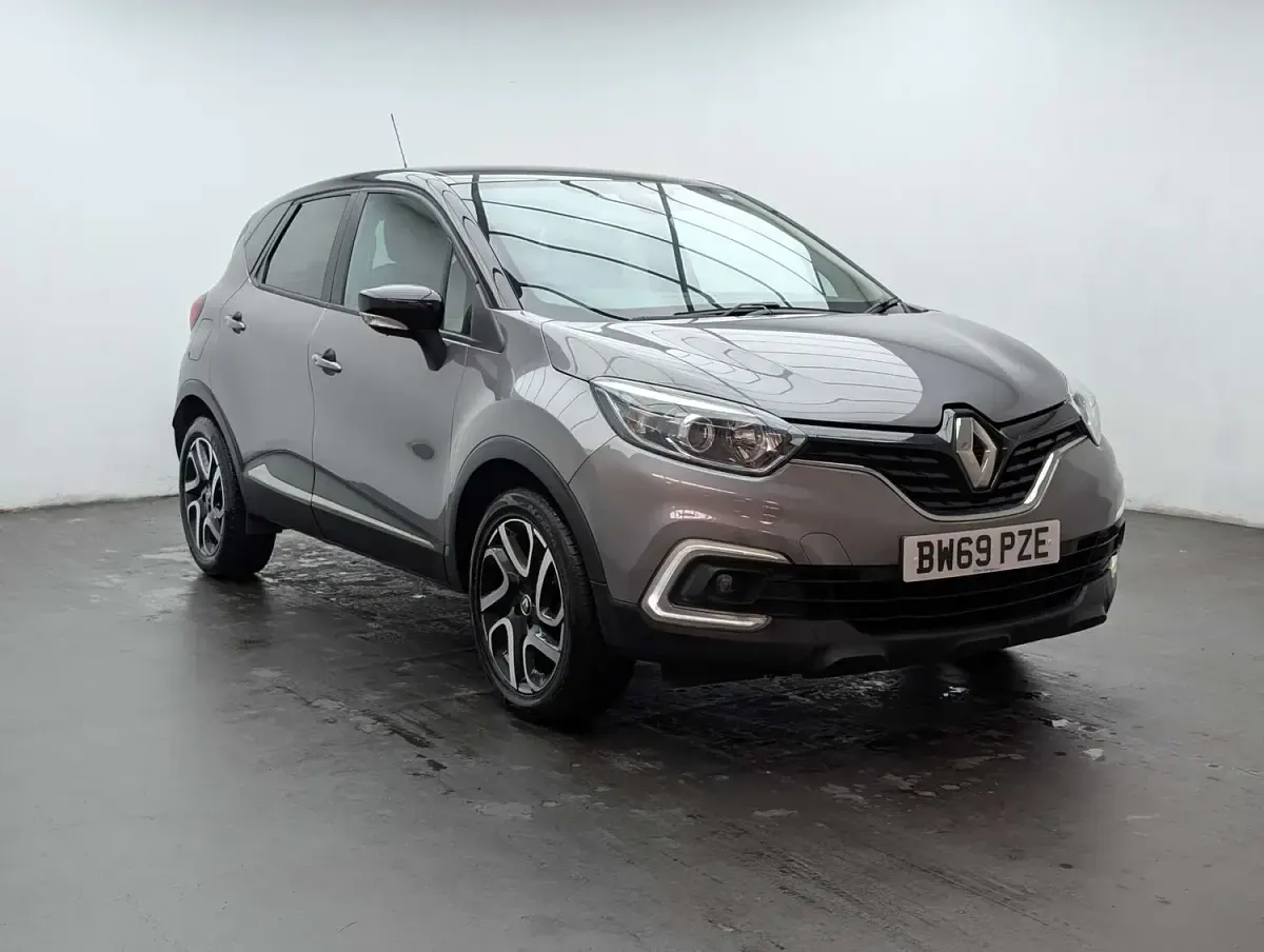 Used Renault Captur Iconic 90 HP (66 kW) 2019 Grey/black SUV