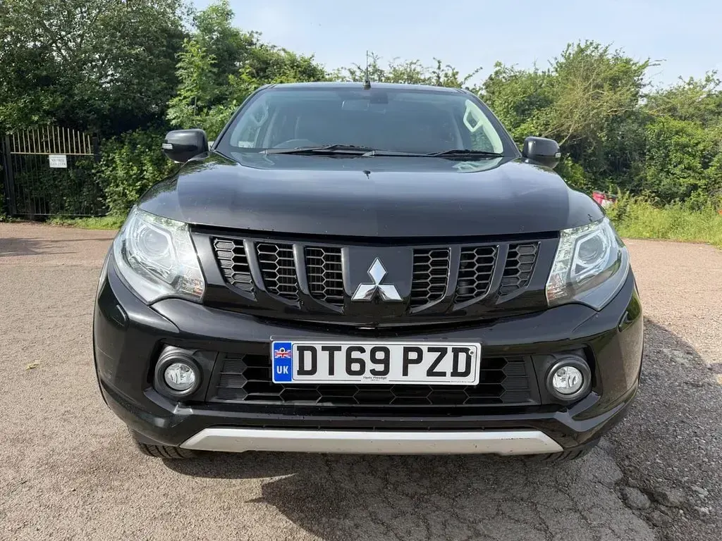 Used Mitsubishi L200 181 HP (133 kW) 2020 Black Pickup