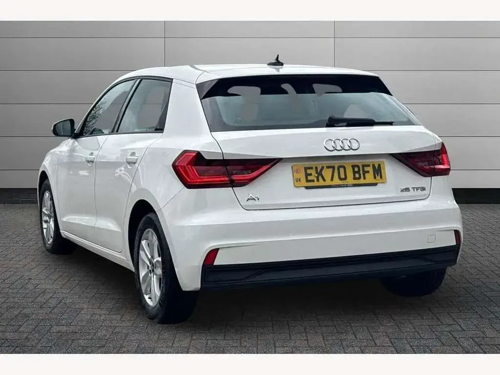 Used Audi A1 Design 95 HP (69 kW) 2020 White SUV