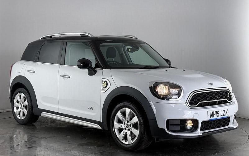 Used 2020 Mini Cooper S Classic Hatchback | £16,750 (Good price) - Image 1/3