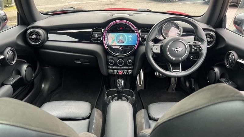 Used Mini Cooper Hatch 134 HP (98 kW) 2021 Red Hatchback