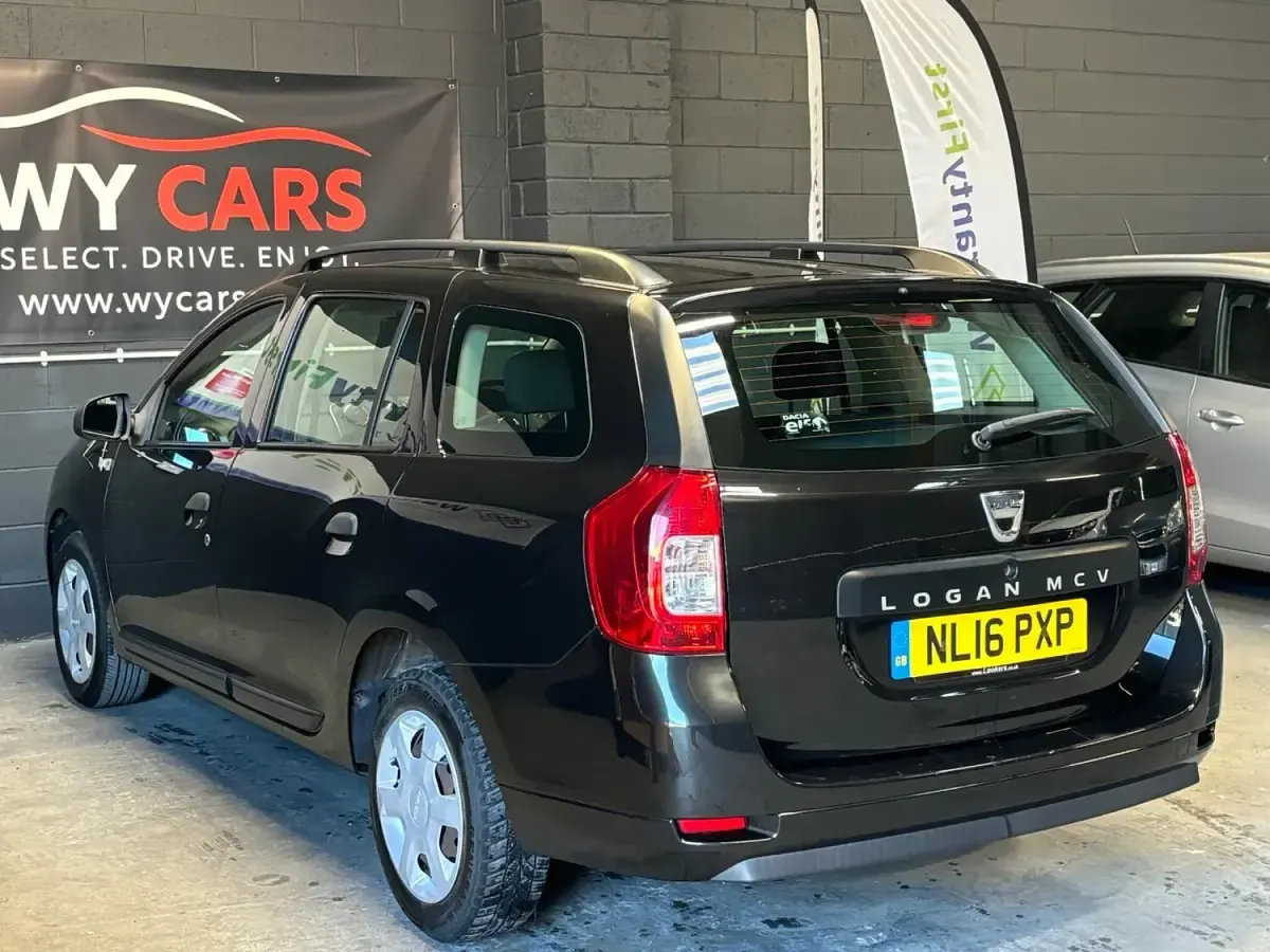 Used Dacia Logan MCV Ambiance 90 HP (66 kW) 2016 Black Estate