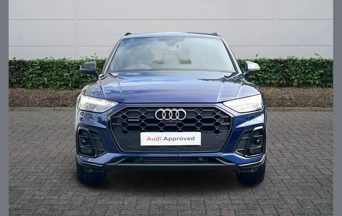Used Audi Q5 Comfort 261 HP (191 kW) 2023 Blue SUV