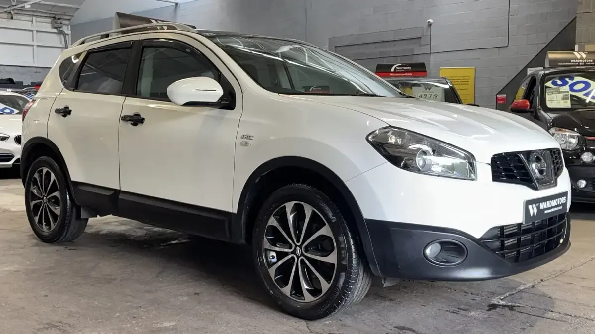 Used Nissan Qashqai N-TEC 110 HP (80 kW) 2012 White SUV