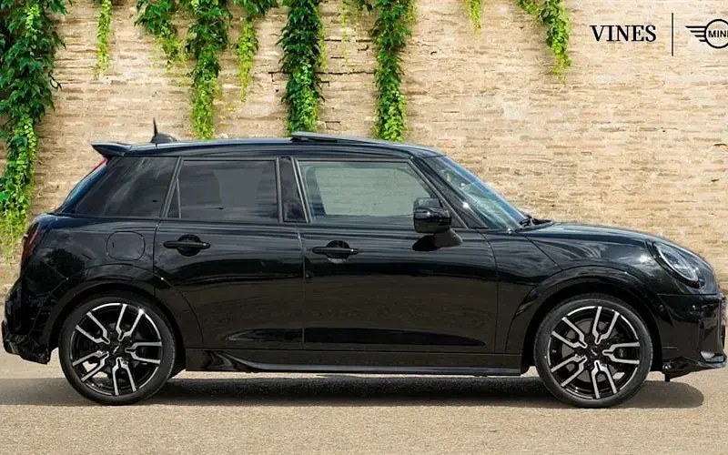 Used Mini Cooper Sport 114 kW (156 HP) 2026 Hatchback
