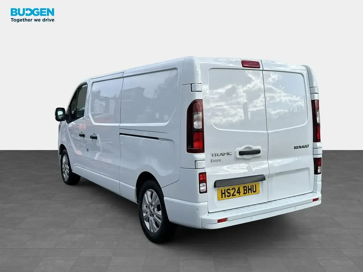 Used Renault Trafic 2024 White MPV