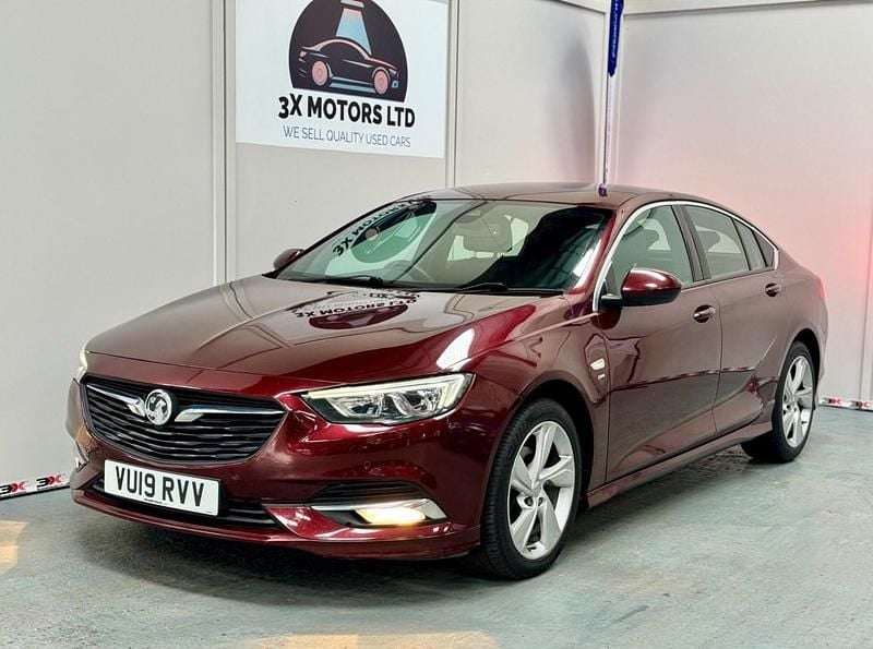 Red Used 2019 Vauxhall Insignia SRi Hatchback | £8,990 (Fair price) - Image 1/4