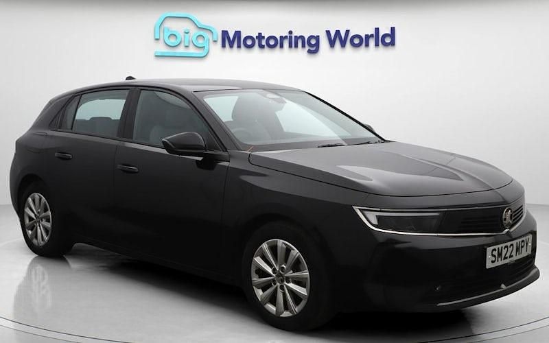 Used 2025 Vauxhall Astra Design Edition Hatchback | £13,200 (Super price) - Image 1/4