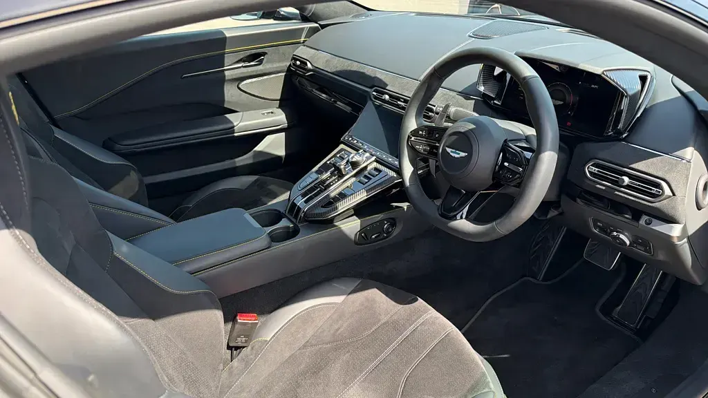 New Aston Martin Vantage 655 HP (481 kW) 2025 Black Coupe