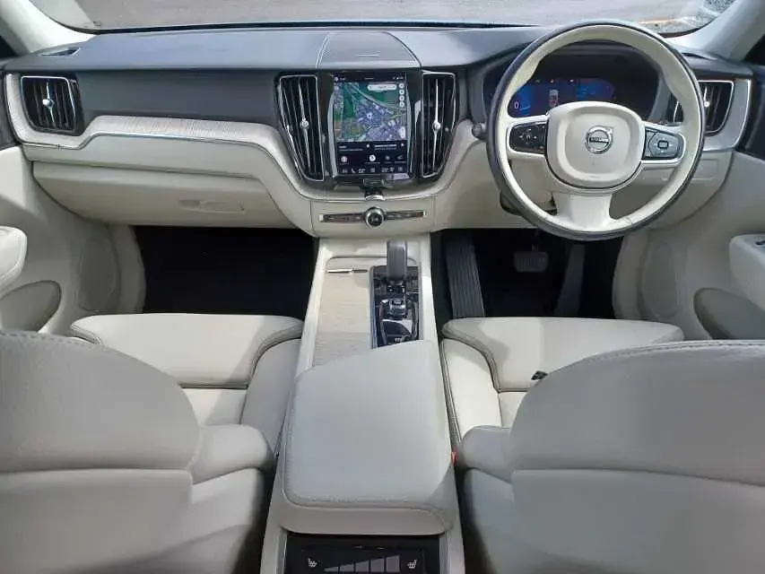 Used Volvo XC60 Plus 194 HP (142 kW) 2023 SUV