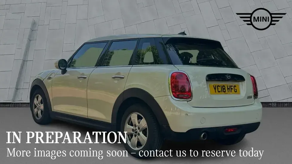 Used Mini Cooper Hatch 134 HP (98 kW) 2018 White Hatchback