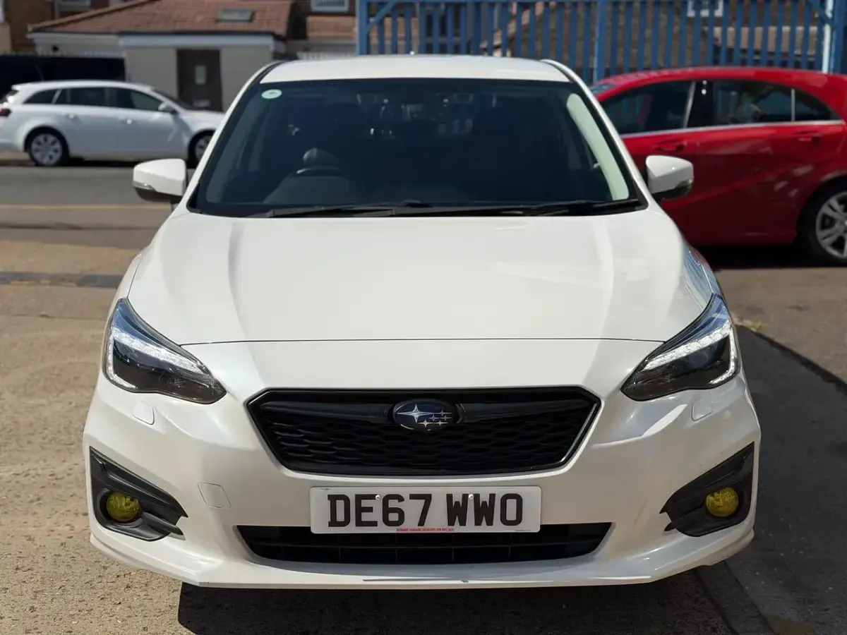 Used Subaru Impreza 2018 White Hatchback