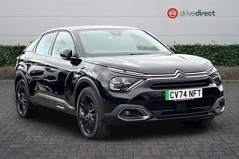 Begagnad Citroën e-C4 100 kW (136 HK) 2024 Svart Halvkombi