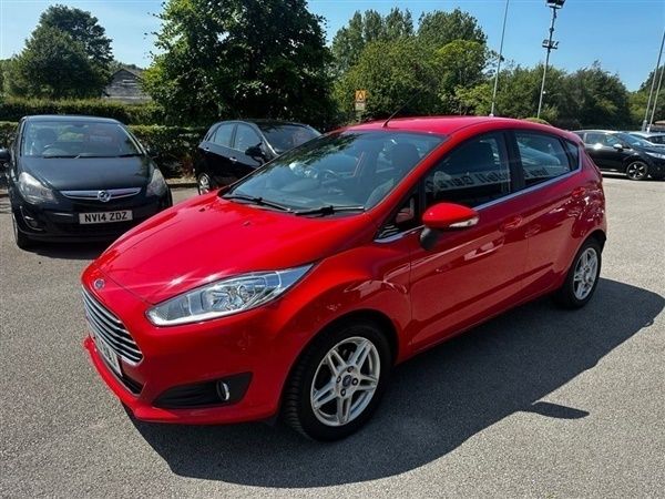 Red Used 2013 Ford Fiesta Zetec Hatchback | £4,595 (Fair price) - Image 1/1