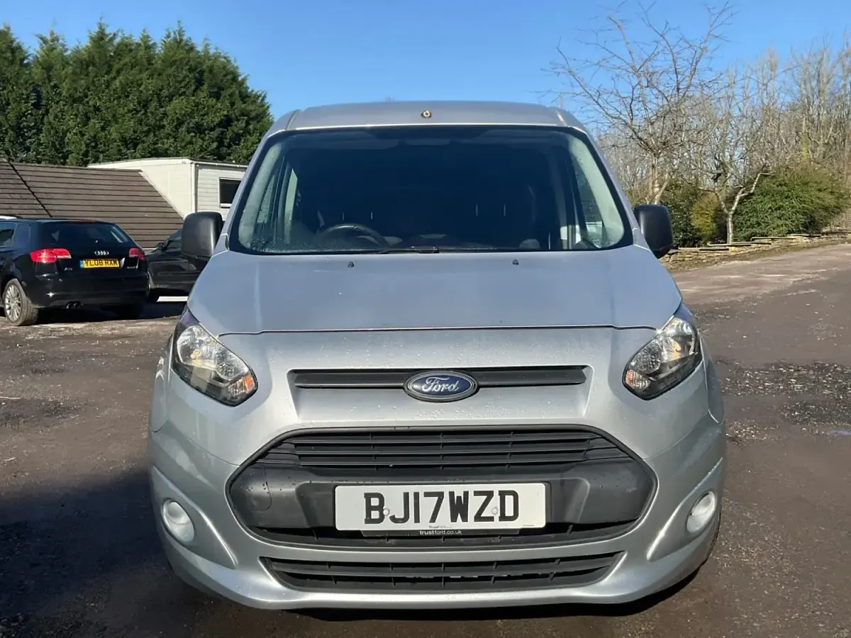 Używany Ford Transit Connect 2017 Srebrny Minivan