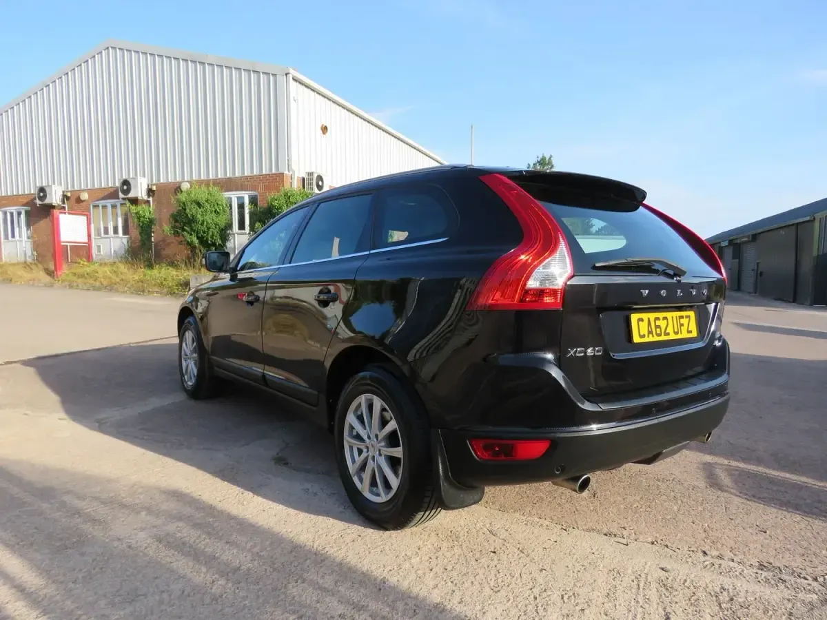 Used Volvo XC60 SE Lux 212 HP (155 kW) 2012 Black SUV