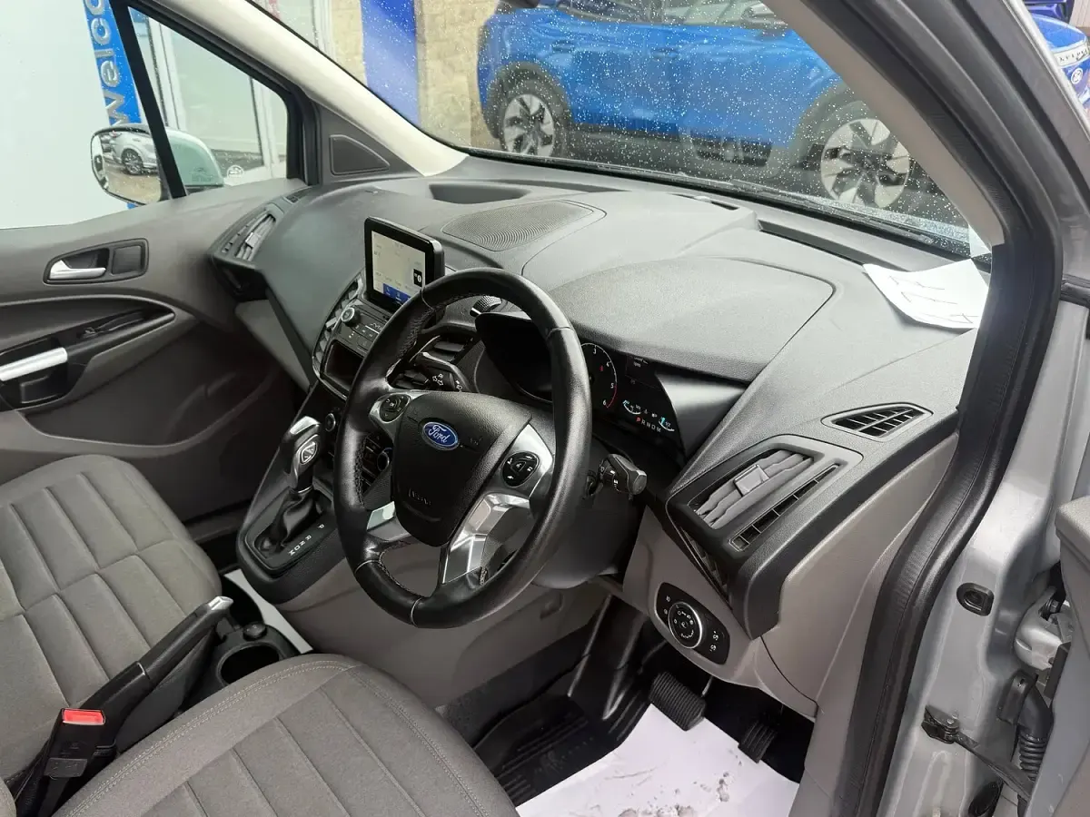 Used Ford Transit Connect Limited 100 HP (73 kW) 2024 Silver MPV