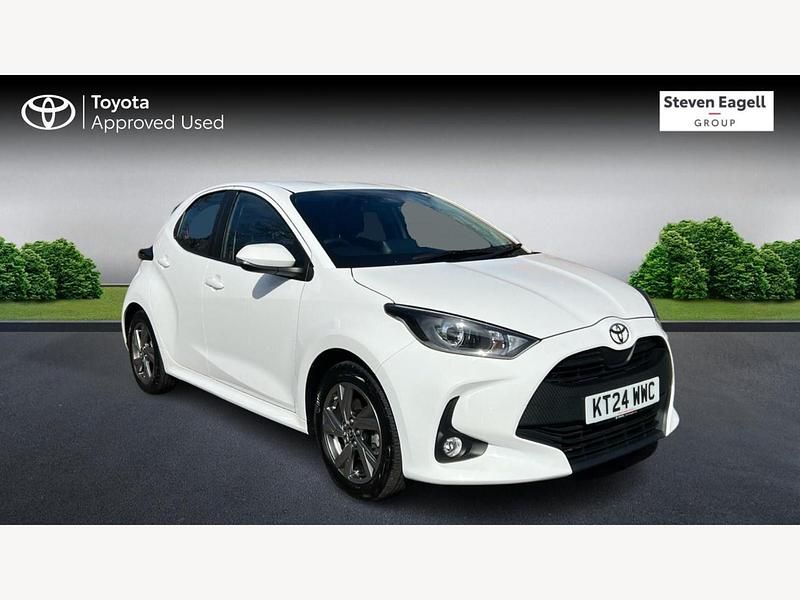 Used Toyota Yaris Hybrid 2024 White Hatchback