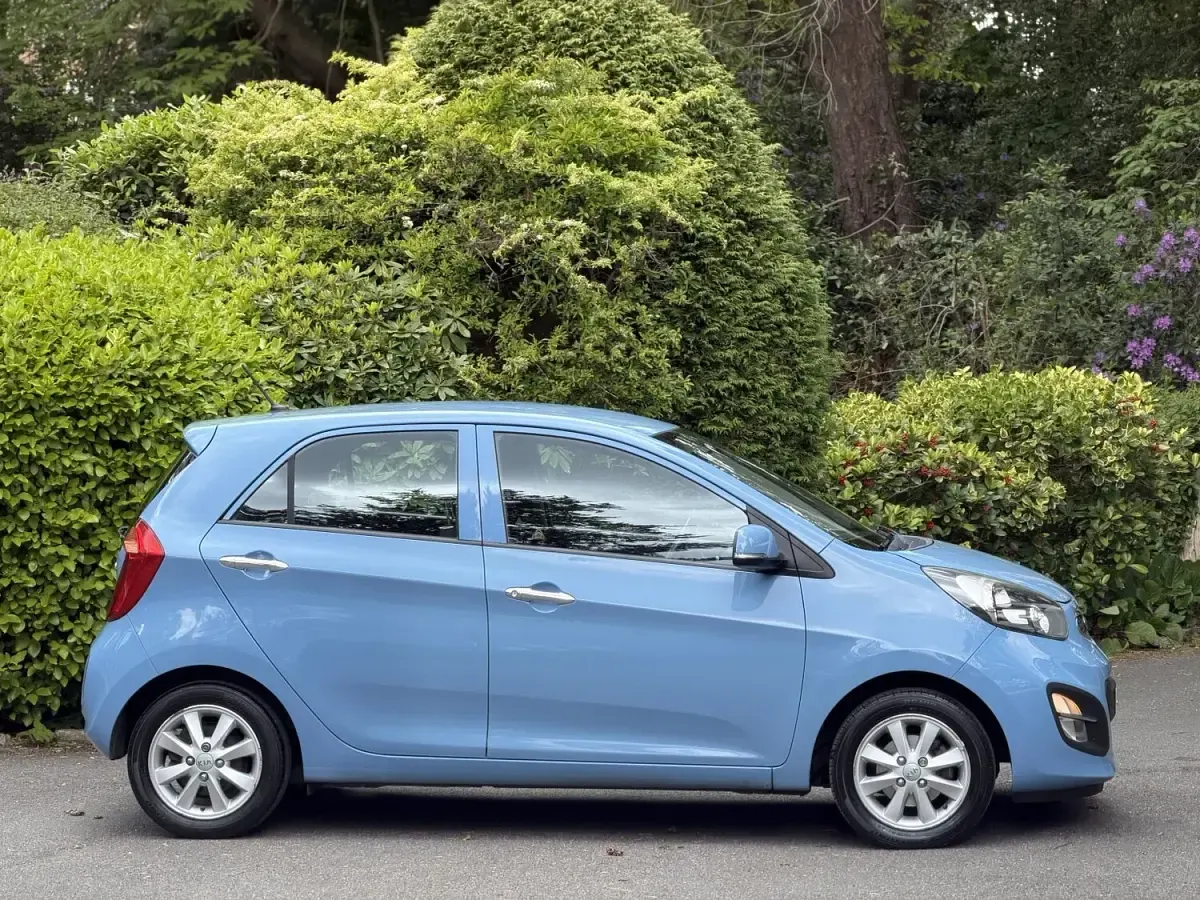 Used Kia Picanto 84 HP (61 kW) 2012 Blue Hatchback