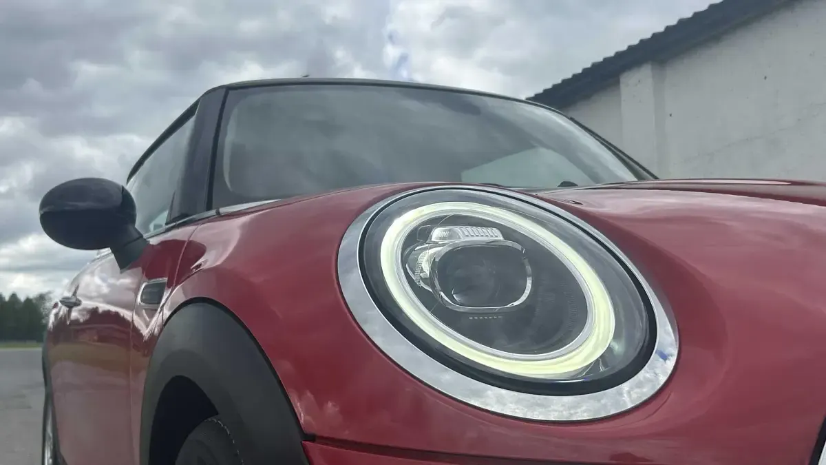 Used Mini Cooper Classic 134 HP (98 kW) 2018 Red Hatchback