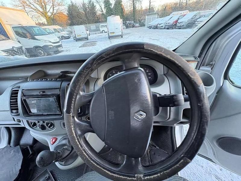 Used Renault Trafic 2006 Silver MPV