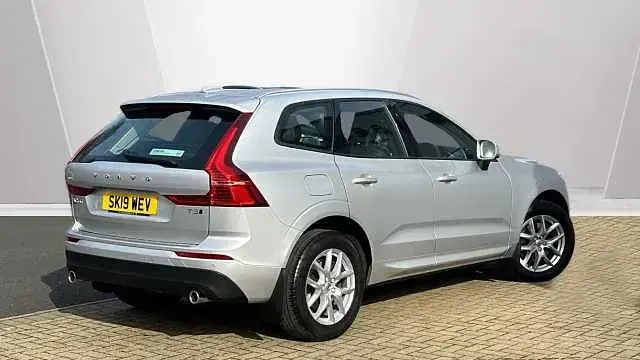 Usado Volvo XC60 Momentum 247 CV (181 kW) 2020 SUV