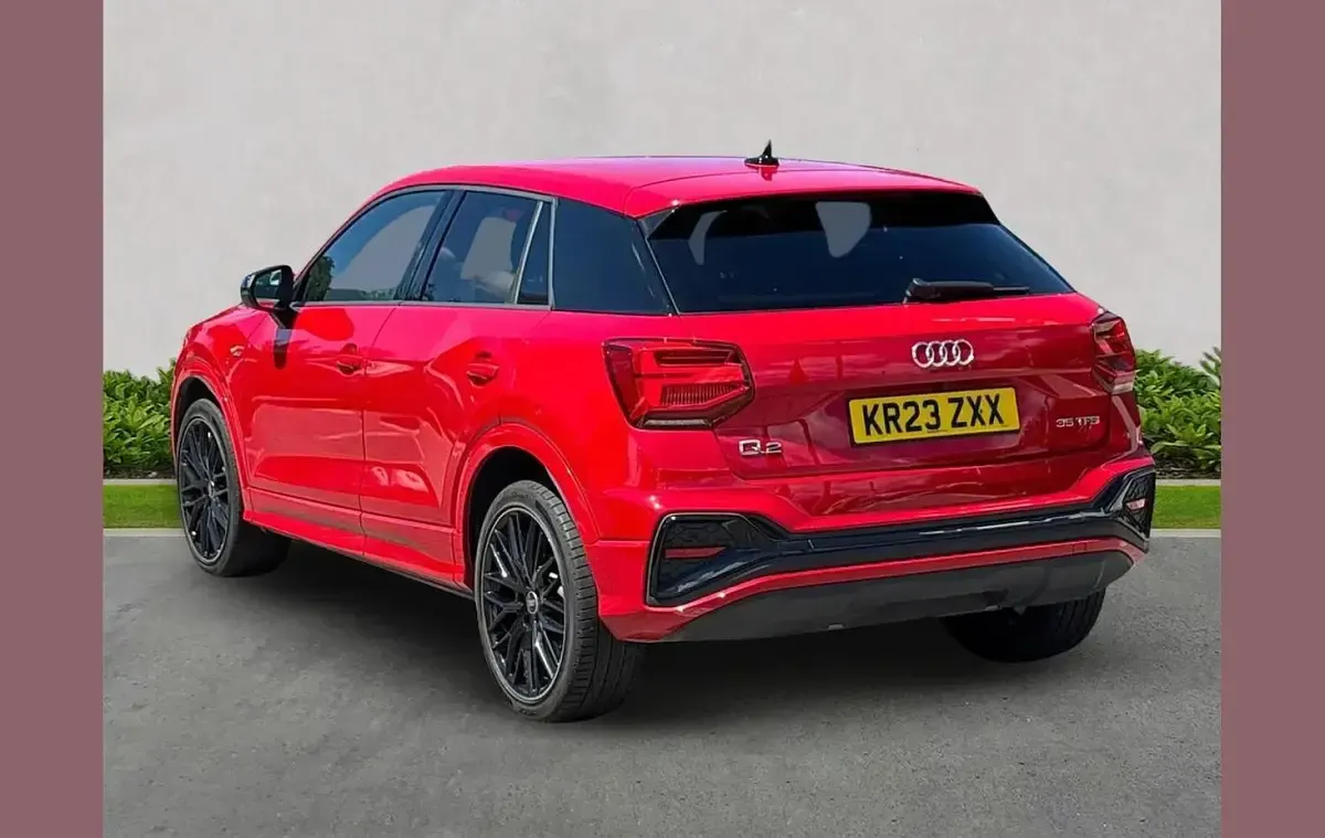Used Audi Q2 Black Edition 150 HP (110 kW) 2023 Red SUV