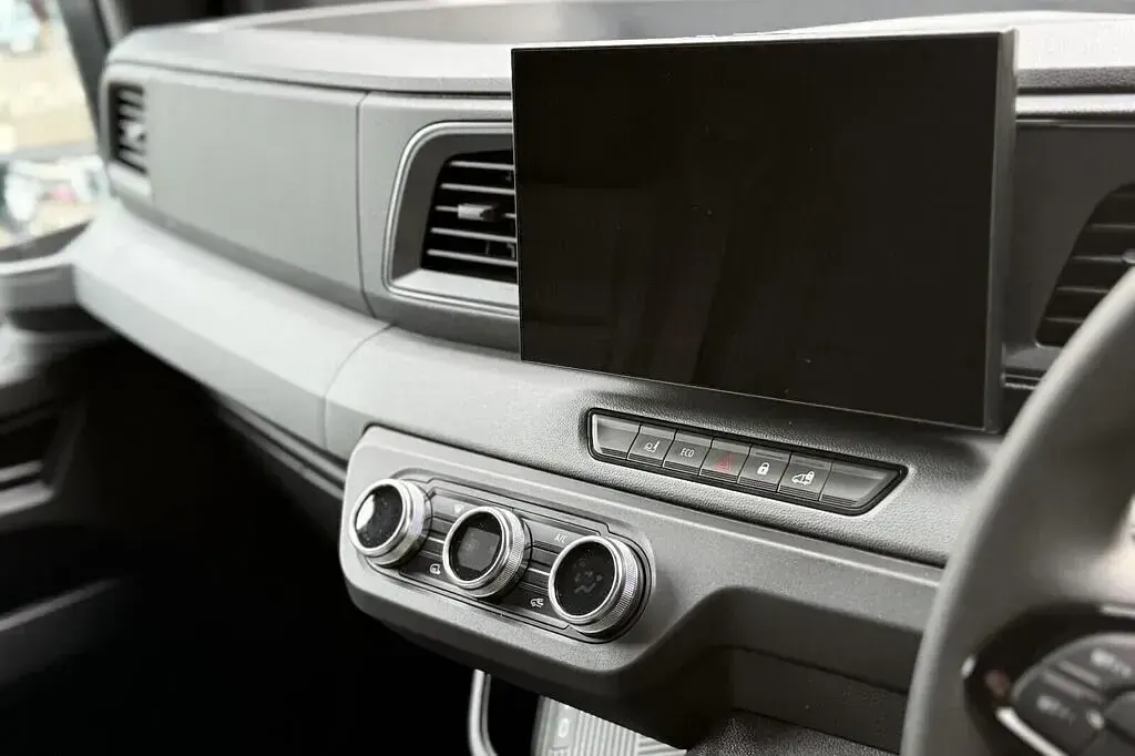 New Renault Master 150 HP (110 kW) 2026 White MPV