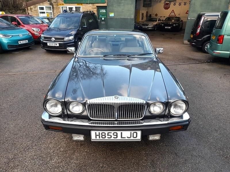 Used Daimler Double Six Serie 1 2024 Grey