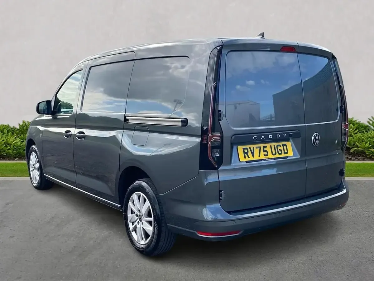Usado VW Caddy Pro 102 HP (75 kW) 2025 Cinzento Monovolume