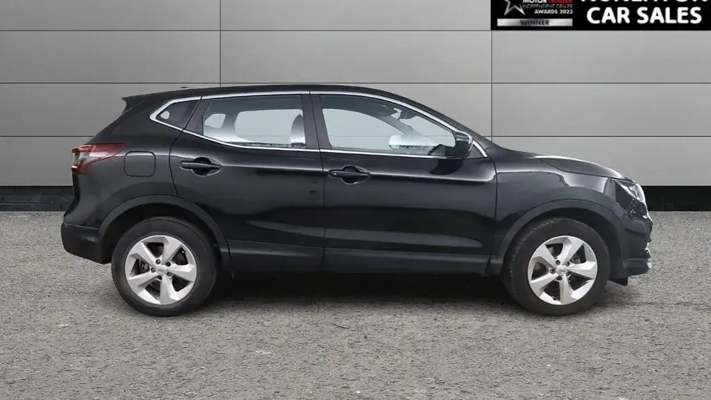 Used Nissan Qashqai Acenta Premium 140 HP (102 kW) 2020 Black SUV