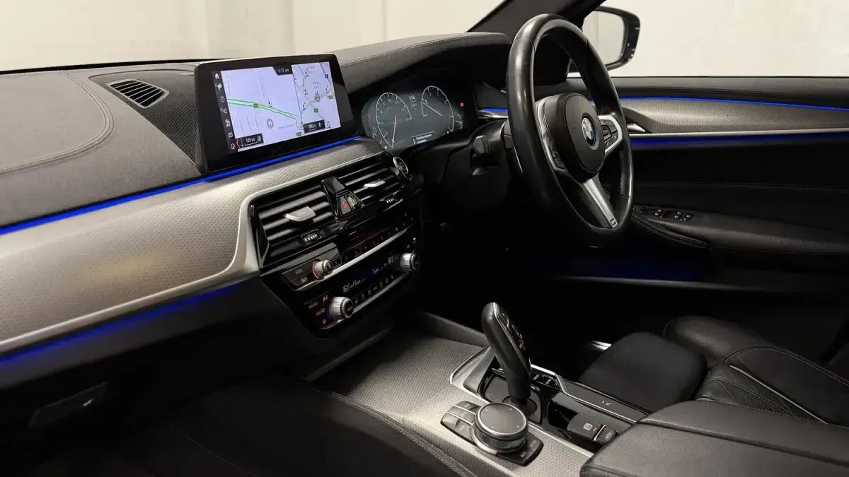 Used BMW 520 M Sport 190 HP (139 kW) 2019 Blue Estate