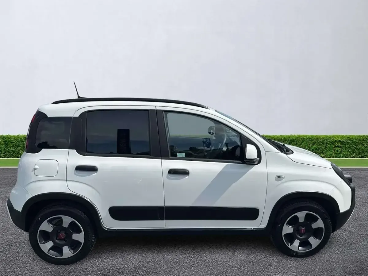 Używany Fiat Panda 70 KM (51 kW) 2023 Biały Hatchback