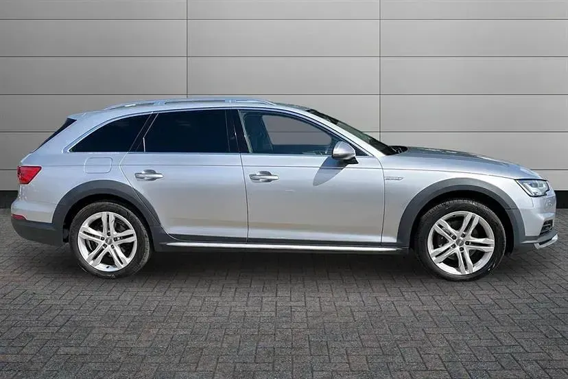 Usado Audi A4 Allroad Sport 190 HP (139 kW) 2017 Prateado Carrinha